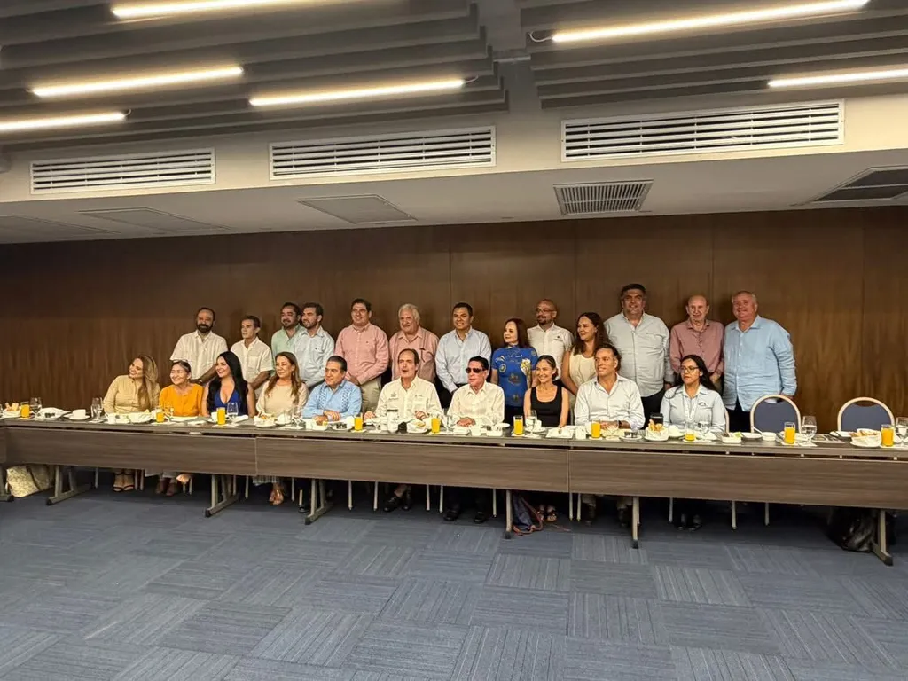 CCL Jalisco participa en diálogo laboral en Puerto Vallarta junto a líderes sindicales y empresariales